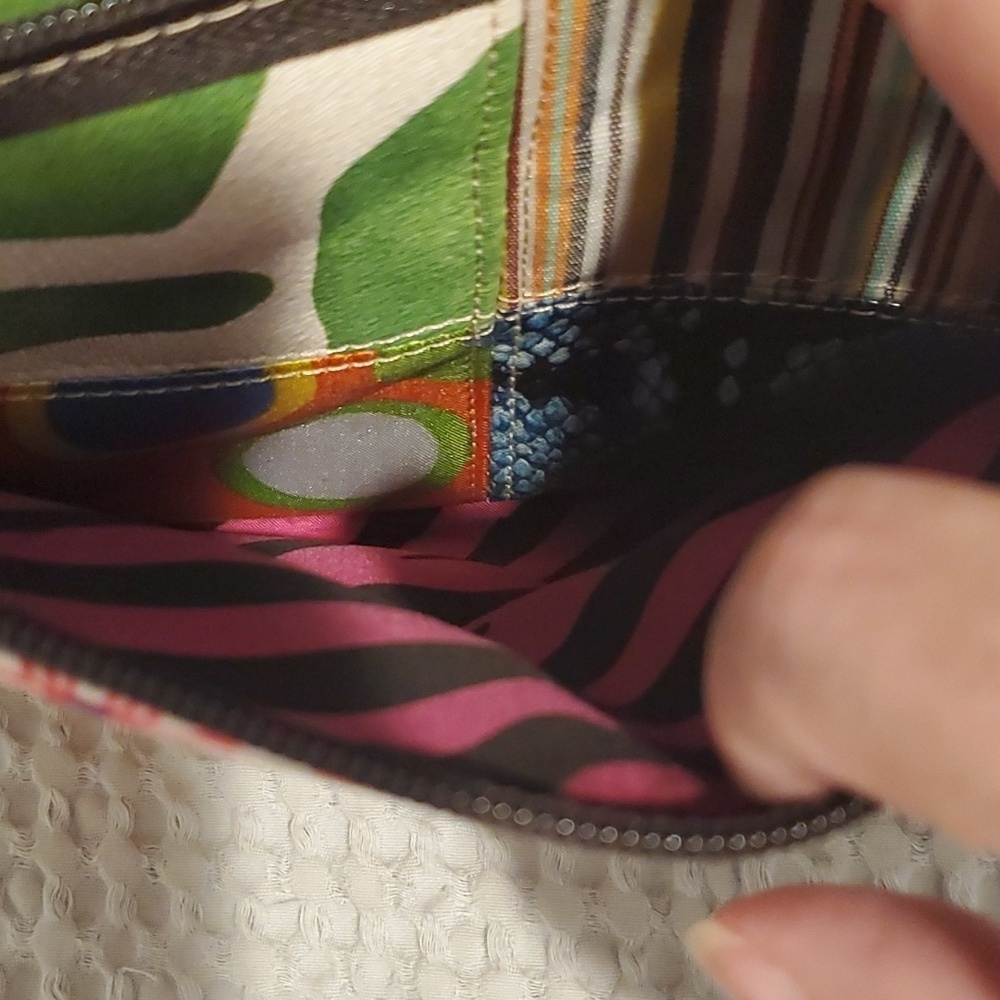 NWOT Adorable Crossbody Bag! (37) - Picture 5 of 7